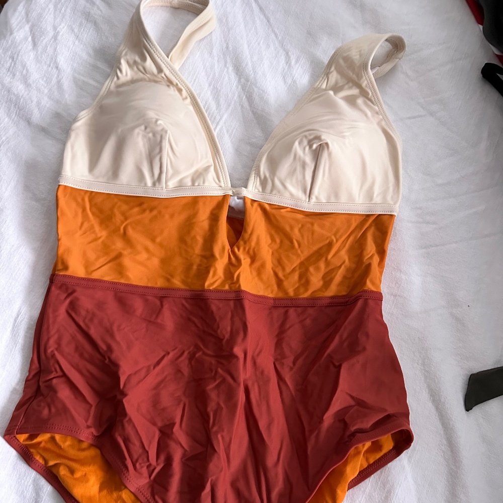 One piece swim